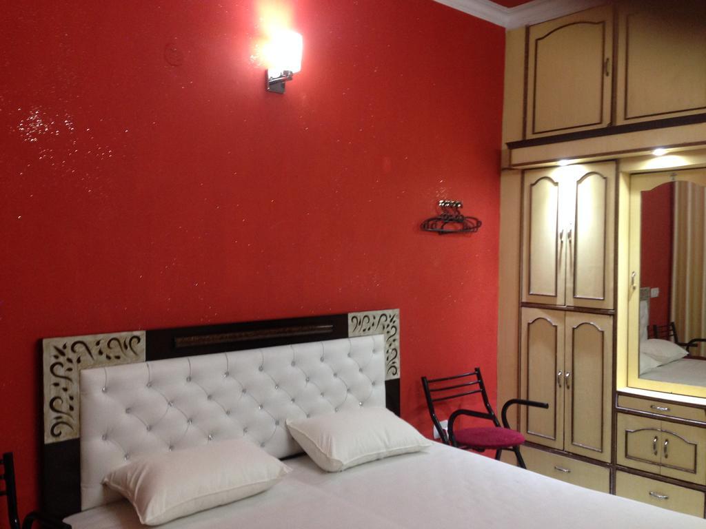 Thomas Home Stay Агра Екстер'єр фото