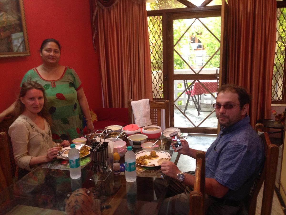 Thomas Home Stay Агра Екстер'єр фото